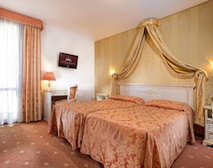 Khách sạn Hotel Ambassador Tre Rose (Venice, Ý)