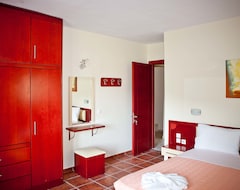 Ξενοδοχείο Aselinos Suites (Κουκουναριές, Ελλάδα)
