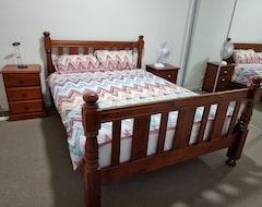 Entire House / Apartment Entire And Spacious Apartment, Pay Less For More (Adelaide, Australia)