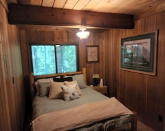 Tüm Ev/Apart Daire Cozy Cabin- A Frame Style Cabin With Loft Just Steps From The Lake! (Greencastle, ABD)