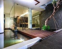Hotel Upscale Suites (Jakarta, Indonesia)