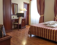 Hotelli Hotel Benaco Garda S (Garda, Italia)