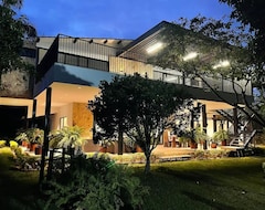 Tüm Ev/Apart Daire Beautiful Comfortable Modern Country House With Swimming Pool (Dagua, Kolombiya)