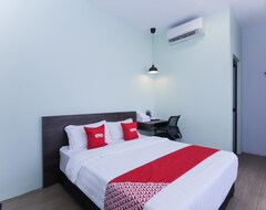 Oyo 90399 Green Home Hotel (Sepang, Malaysia)
