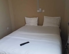 Bright Hotel & Suites (Koforidua, Ghana)