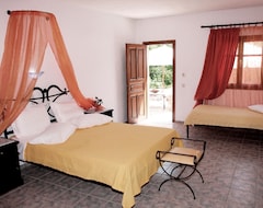 Hotel Artemis Bungalows (Stafilos, Greece)