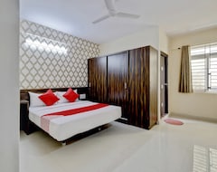 Khách sạn Oyo 13933 Varcity Pearl (Bengaluru, Ấn Độ)