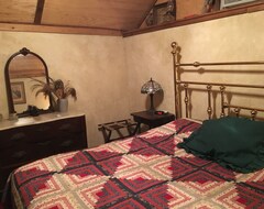Casa/apartamento entero 3 Cabins- Private, Comfortable, Decorated With Antiques, Ac & Heat, Breakfast (Kountze, EE. UU.)