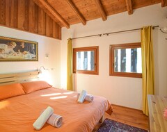 Toàn bộ căn nhà/căn hộ 1 Bedroom Accommodation In Cornuda (Cornuda, Ý)