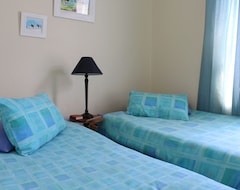 Hotel Waterside Living - Claptons Beach 33 (Jeffreys Bay, South Africa)