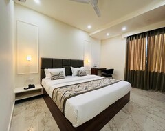 Hotel Frontier Prime (Kota, Indija)