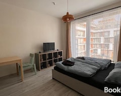 Tüm Ev/Apart Daire Air Conditioned 1 Room Apartment, Slnecnice (Bratislava, Slovakya)