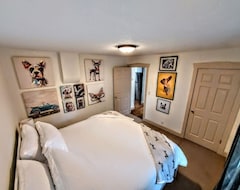 Toàn bộ căn nhà/căn hộ Charming City Cottage - 3 King Beds! Fiber Wifi! (South Salt Lake, Hoa Kỳ)