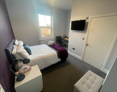 Arlan House, Superb Basingstoke Hotel - Room 08 (Basingstoke, Birleşik Krallık)