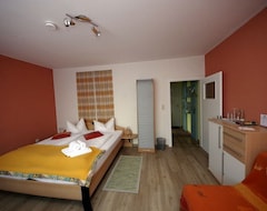 Khách sạn Hotel-Pension Am Bohmepark (Soltau, Đức)
