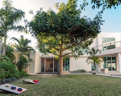 Entire House / Apartment Luxury Villa W/pool And Spacious Garden 5bedroom For 10 ! (San Miguel del Río, Mexico)