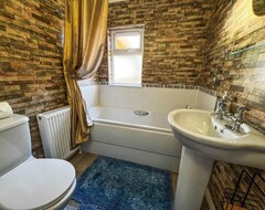 Casa/apartamento entero Bespoke Holiday Home With Private Pool And Hot Tub, Sleeps 8 Ref 34073p (King's Lynn, Reino Unido)