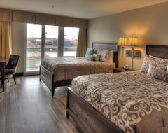 The Lonsdale Quay Hotel (North Vancouver, Canada)