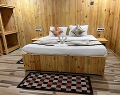 Hotel Village Camp Resort By WB Inn (Seoni, Indien)