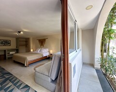 Hotel Pachamaya (Cancún, Mexico)