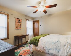 Cijela kuća/apartman Cozy Bungalow With A Unique Style For An Extra Special Stay! (Vauvatoza, Sjedinjene Američke Države)