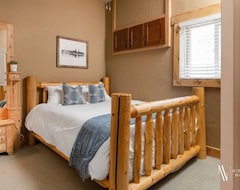 Cijela kuća/apartman Paddlers Inn - Guides Suite | Rustic | Charming | (Canal Flats, Kanada)
