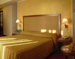 Хотел Hotel Versilia Palace (Марина ди Пиетрасанта, Италия)
