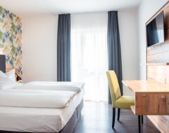 Comfort Double Room, Shower, Toilet - Hotel Zur Post (Pirna, Almanya)