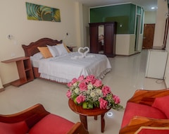 Khách sạn Victoria Suites Hotel (Santo Domingo de los Colorados, Ecuador)