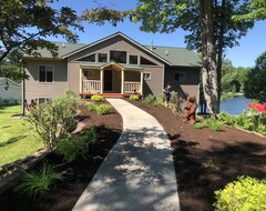 Entire House / Apartment Relaxing Family Retreat On Secord Lake (Gladwin, USA)