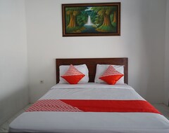 Hotel Oyo 93185 Hans Guest House Syariah (Blitar, Indonezija)