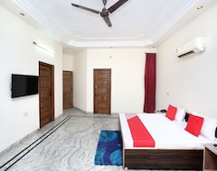 Hotel OYO 16130 The Corner House (Ludhiana, Indija)