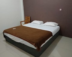 Khách sạn Oyo 92243 Fanilly Guest House Marabahan (Barito Kuala, Indonesia)