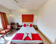 Hotel Dhiraj (Thane, India)