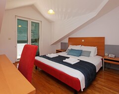 Hotel Apartments Vala (Vela Luka, Croatia)