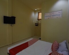 Hotel Oyo 92989 Backpaker Seraya (Batu Ampar, Indonezija)