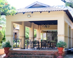 Khách sạn Thaba Legae Guest Lodge (Rustenburg, Nam Phi)
