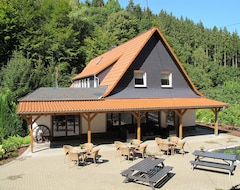 Hele huset/lejligheden Luxurious Holiday Villa, Up To 21 People, With 9 Bedrooms And 8 Bathrooms !! (Schutzbach, Tyskland)