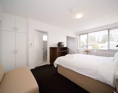 Khách sạn Easystay Studio Apartments (Melbourne, Úc)