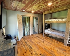 Entire House / Apartment Stunning Lodge Experience Surrounded By Wildlife/picturesque Views-pet Friendly! (Mondovi, USA)