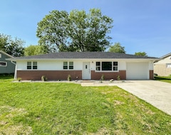 Koko talo/asunto Renovated 3 Br 2 Ba Entire Home With Game Room! 5 Minutes To Ball State! (Muncie, Amerikan Yhdysvallat)