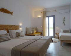 Paros Bay Sea Resort Hotel (Parasporos, Greece)