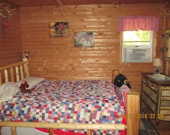 Entire House / Apartment Beautiful Cabin Comfortably Sleeps 8 (Seney, USA)