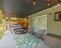 Toàn bộ căn nhà/căn hộ Large Home W/great Backyard Near Asheville & Blue Ridge. Hot Tub & Pet Friendly! (Biltmore Forest, Hoa Kỳ)
