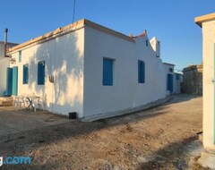 Toàn bộ căn nhà/căn hộ Arkhontiko Attik - Attik Mansion (Livadi, Hy Lạp)