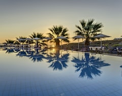 Khách sạn Sunrise Beach Suites (Kalamisia, Hy Lạp)