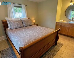 Casa/apartamento entero 68cp Luxury Farmhouse At The Award-winning Bellevue Barn, 2 Min To Santas Village, Ac, Fireplace (Lancaster, EE. UU.)