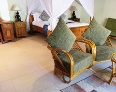 Koko talo/asunto Camplung Beach Villa With 6 Bedrooms And Private Pool (Tegal, Indonesia)