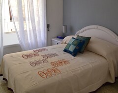 Hele huset/lejligheden Bright Modern 3 Bedroom Flat Sleeps 6 City Center And Beach 10-12 Minutes (Alicante, Spanien)