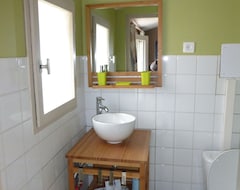 Hotel A Bed And Breakfast (Studio) For Two People With Pool And Bathroom (Lanton, Frankrig)